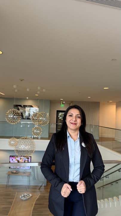 Dina Rivera en su oficina en Boston